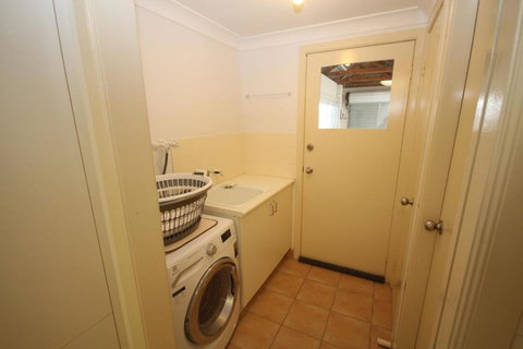 Waters Edge - Accommodation Newcastle 2