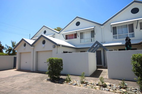 Waters Edge - Accommodation Newcastle 3