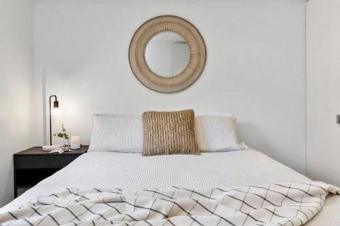 SURF CENTRAL Wifi Double Garage & Smack Bang In The Middle Of Town - Accommodation Newcastle 4