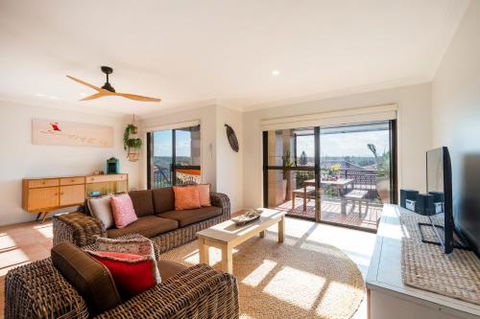 Oceanside - Accommodation Newcastle 3