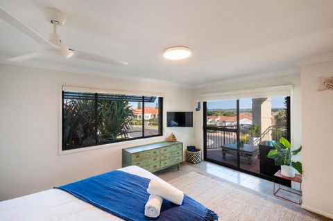 Oceanside - Accommodation Newcastle 5