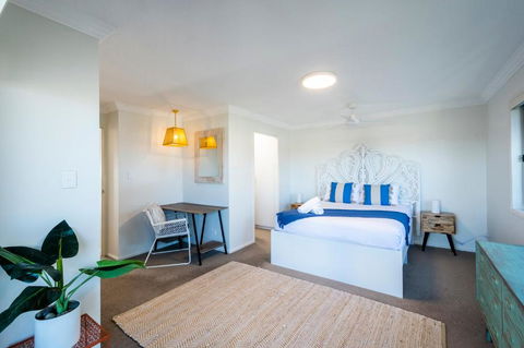 Oceanside - Accommodation Newcastle 2