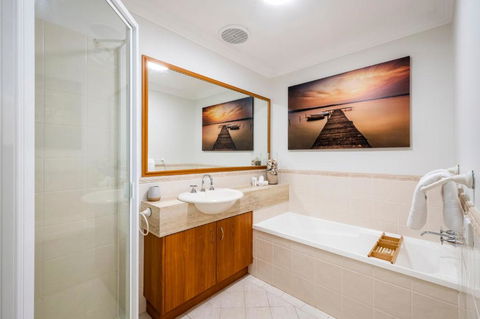 Oceanside - Accommodation Newcastle 1