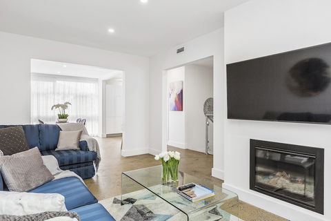 BOUTIQUE STAYS - Brighton By The Sea - Accommodation Newcastle 6