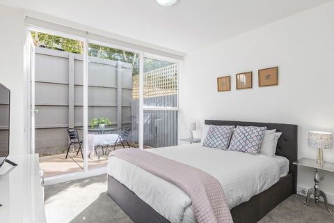 BOUTIQUE STAYS - Brighton By The Sea - Accommodation Newcastle 2
