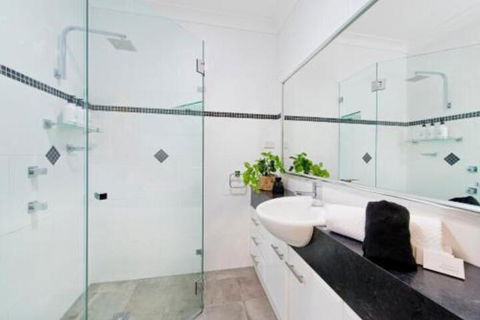 Dolphin Cove Apt 5 - Accommodation Newcastle 5
