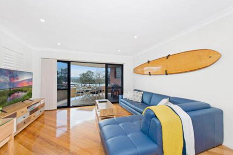 Dolphin Cove Apt 5 - Accommodation Newcastle 4