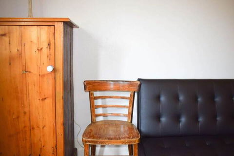 Incredible Location One Bedroom Apartment - Accommodation Newcastle 2