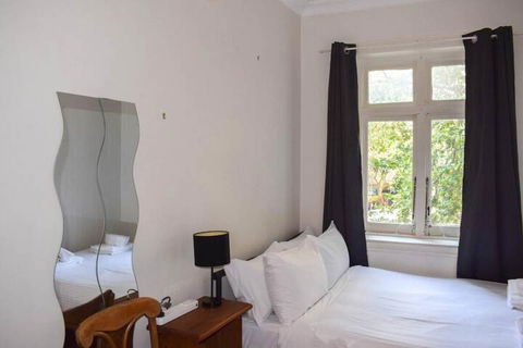 Incredible Location One Bedroom Apartment - Accommodation Newcastle 3
