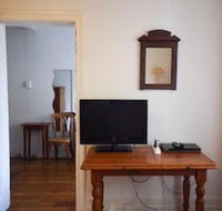 Incredible Location One Bedroom Apartment - Accommodation Newcastle