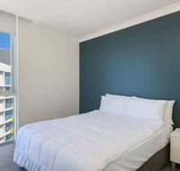 Spacious 3 Bedroom Apartment on the 39th Floor With Pool - Accommodation Newcastle