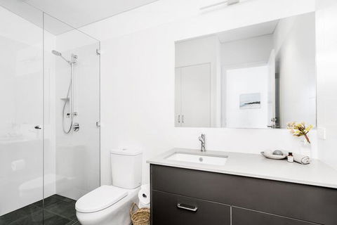 Your Luxury Escape - Carinya Cottage 3 - Accommodation Newcastle 4