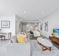 HomeHotel Ultra Luxury 2 Bedroom next to Mall  Train - Accommodation Newcastle