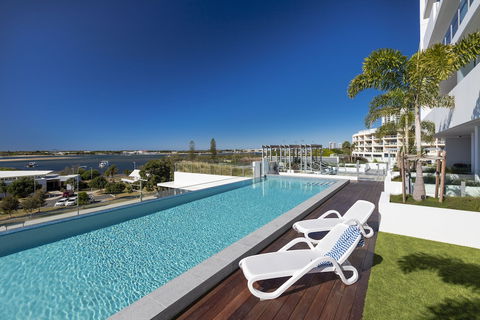 Sky Broadwater Apartments - Accommodation Newcastle 5