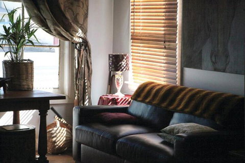 Wallace Lodge - Accommodation Newcastle 2