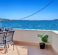 3 Bedroom Apartment Bayview Towers Unit 1 - Accommodation Newcastle