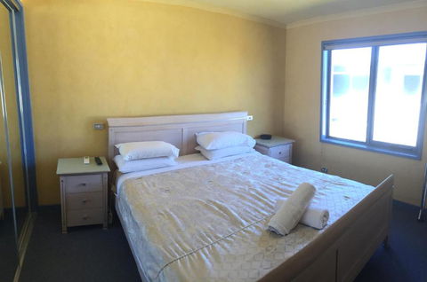 The Penthouse - Accommodation Newcastle 3