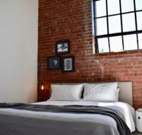 Stylish Warehouse Conversion in Heart of Fitzroy - Accommodation Newcastle