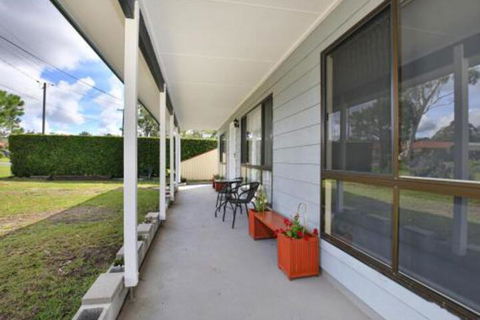 Bahia Pet Friendly 10 Min Walk To Bay - Accommodation Newcastle 4
