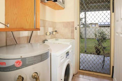 Bahia Pet Friendly 10 Min Walk To Bay - Accommodation Newcastle 7