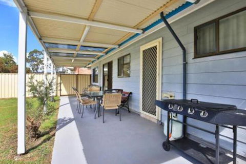 Bahia Pet Friendly 10 Min Walk To Bay - Accommodation Newcastle 2