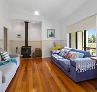 MERMAIDS on MARENGO large home with wifi - Accommodation Newcastle