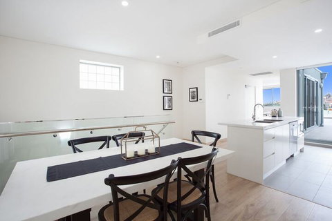 The Aquarium Coogee - Accommodation Newcastle 2