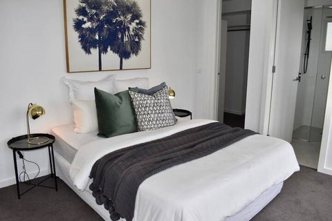 Brand New 2 Bed Apartment With Stunning City Views - Accommodation Newcastle 3