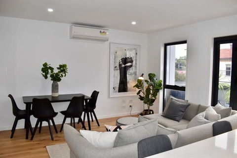 Brand New 2 Bed Apartment With Stunning City Views - Accommodation Newcastle 5