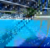 Stylist 2 Bedrooms Apartment With Pool/gym/parking - Accommodation Newcastle