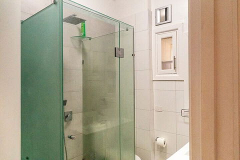 Delightful 3BD Apt Near Chapel St. In St. Kilda! - Accommodation Newcastle 4