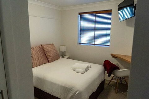 Delightful 3BD Apt Near Chapel St. In St. Kilda! - Accommodation Newcastle 6