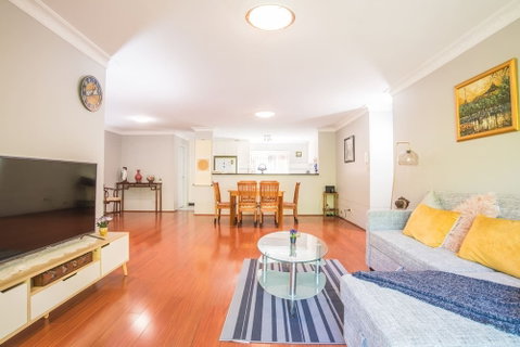 Rustic Hardwood 2 Bedroom Apartment In Randwick - Accommodation Newcastle 3