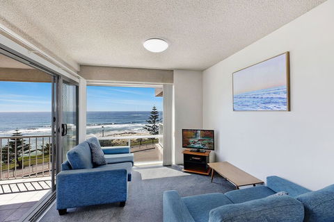 Dolphin Court 12 - Accommodation Newcastle 2
