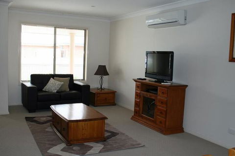 Breakaway Apartments - Accommodation Newcastle 1