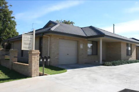 Breakaway Apartments - Accommodation Newcastle 0