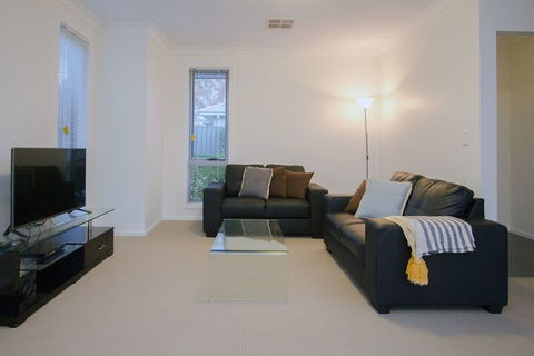 Douro Place - Accommodation Newcastle 7