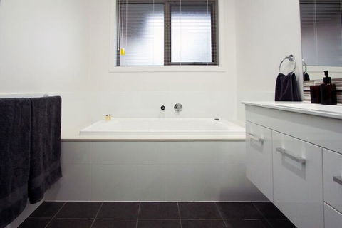 Douro Place - Accommodation Newcastle 2