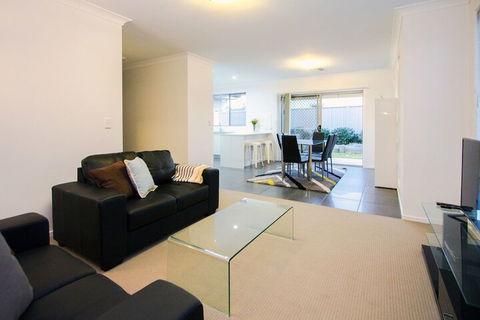 Douro Place - Accommodation Newcastle 3