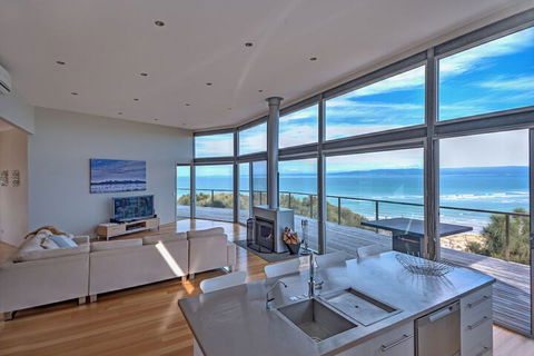 Halcyon - Accommodation Newcastle 6
