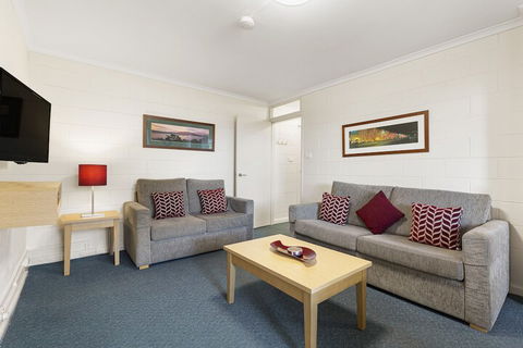 Regent Park - Accommodation Newcastle 3