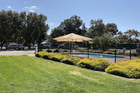 Elliston Caravan Park - Accommodation Newcastle 1