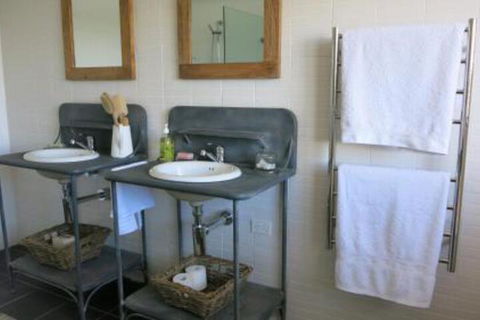 The Loch An Idyllic Country Escape - Accommodation Newcastle 3