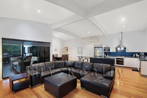 Eagle Vista - Accommodation Newcastle 4
