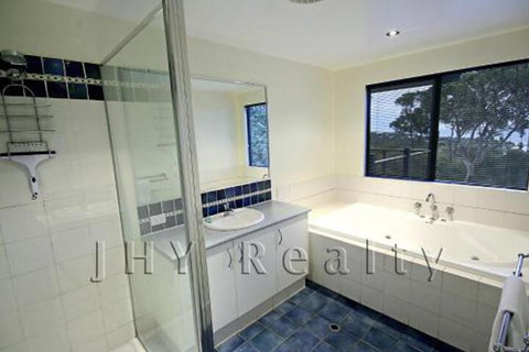 Eagle Vista - Accommodation Newcastle 0
