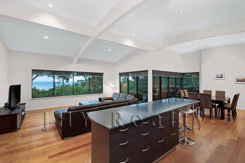 Eagle Vista - Accommodation Newcastle 5