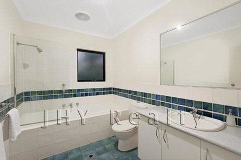 Eagle Vista - Accommodation Newcastle 6