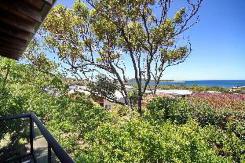 3 Bedroom House At Garuwa Street - Accommodation Newcastle 4