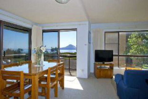 2 Bedroom Apartment Commodore Unit 3 6 Intrepid Close - Accommodation Newcastle 2