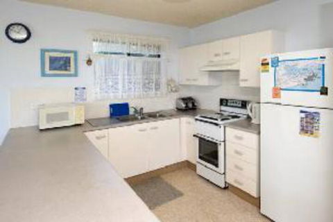 2 Bedroom Apartment Commodore Unit 3 6 Intrepid Close - Accommodation Newcastle 4